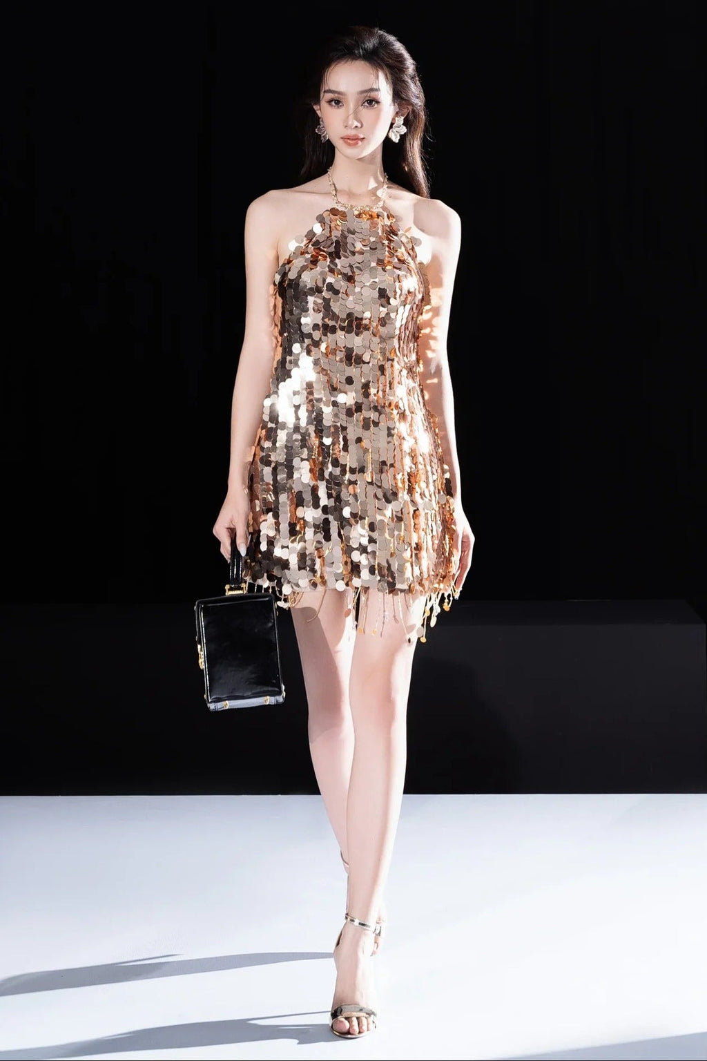 Tammy Halter Sleeveless Sequin Mini Dress In Gold