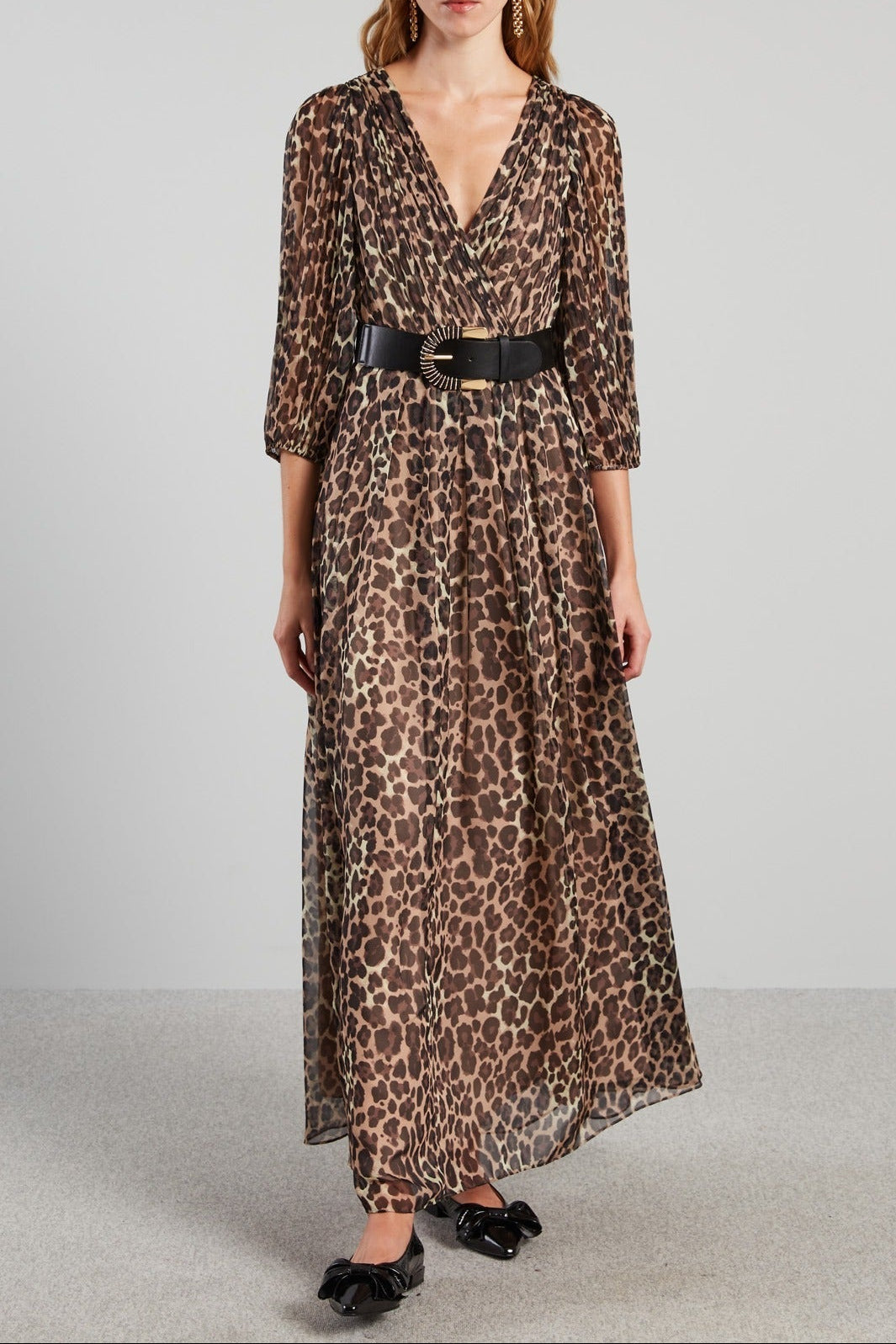 Long chiffon V-Neck dress